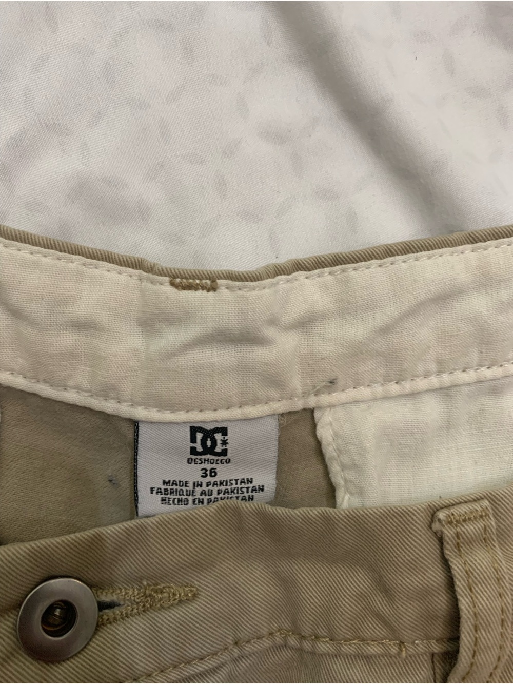 DC Men's Tan Chino Shorts - Classic Casual Fit - Picture 3 of 4